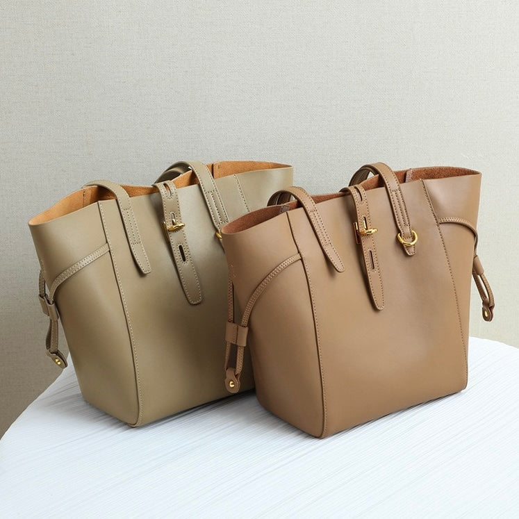Lysiana | Vintage Lock Leather Tote