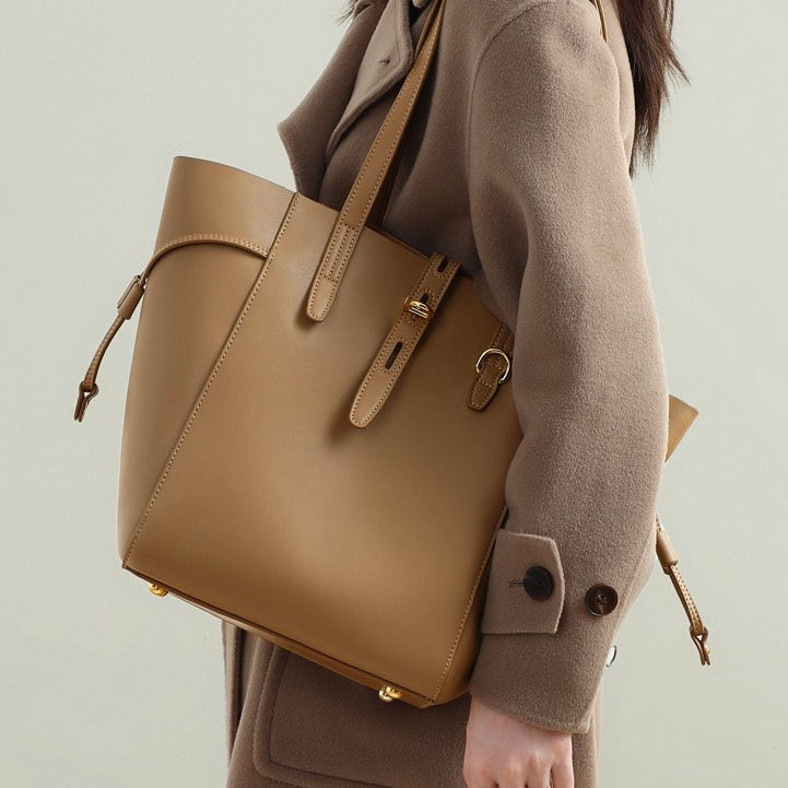 Lysiana | Vintage Lock Leather Tote